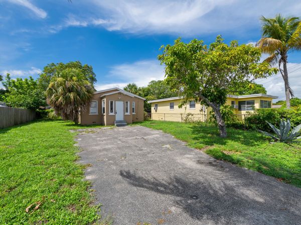 649 W 10TH Street, Riviera Beach, FL 33404