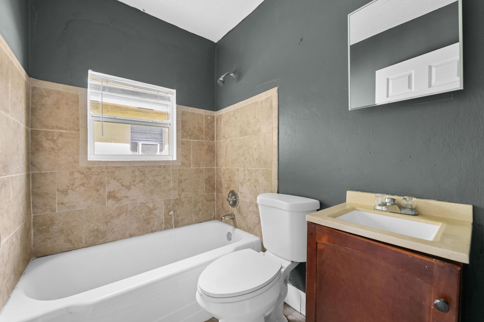 649 W 10th Street, Riviera Beach, FL 33404 Photo