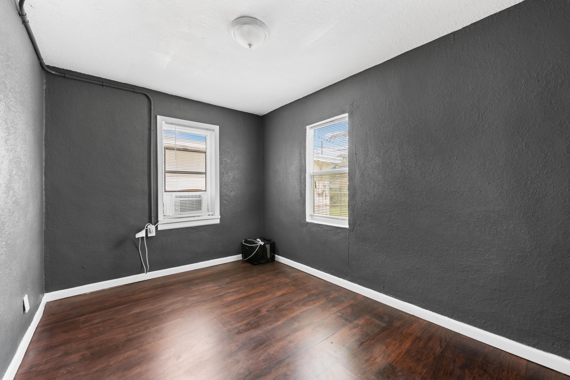 649 W 10th Street, Riviera Beach, FL 33404 Photo
