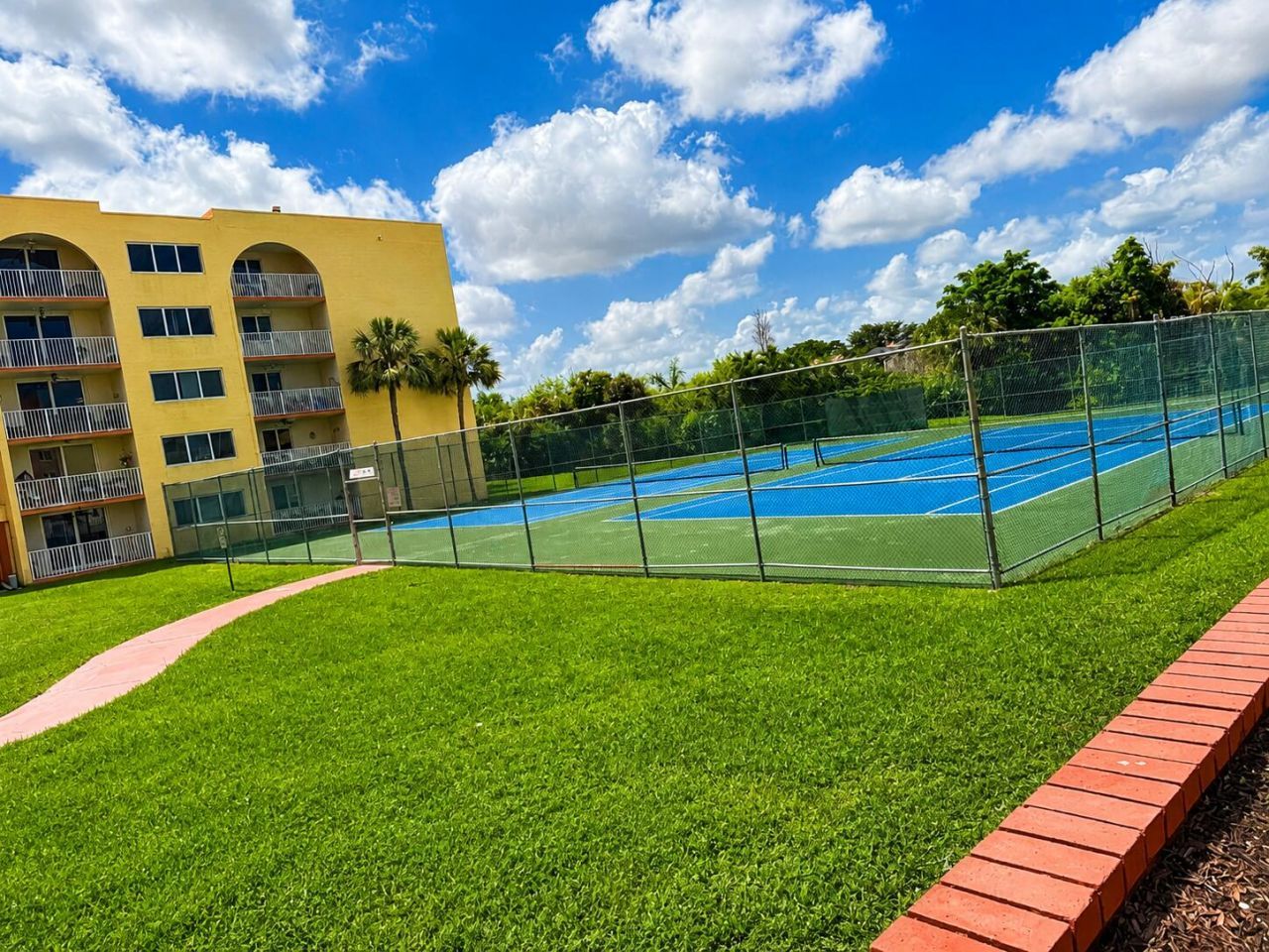 6980 NW 186th Street, Unit 3-523A, Hialeah, FL 33015 Photo