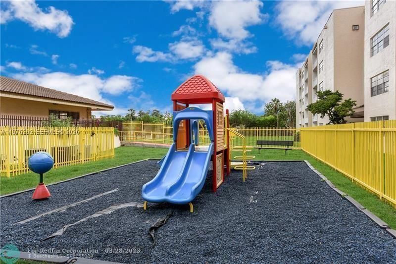 6980 NW 186th Street, Unit 3-523A, Hialeah, FL 33015 Photo