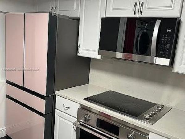 11183 NW 7th St , Unit 204-20, Miami, FL 33172