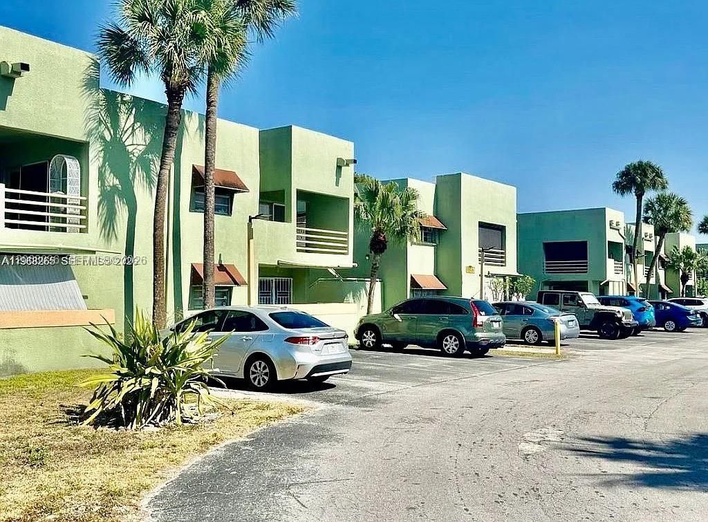 11183 NW 7th St, Unit 204-20, Miami, FL 33172 Photo