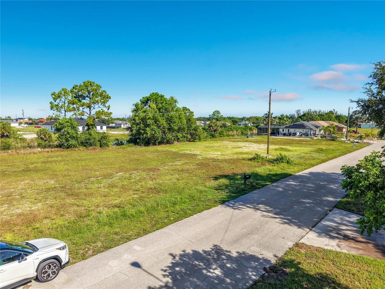 2830 NE 6th Avenue, Cape Coral, FL 33909 Photo