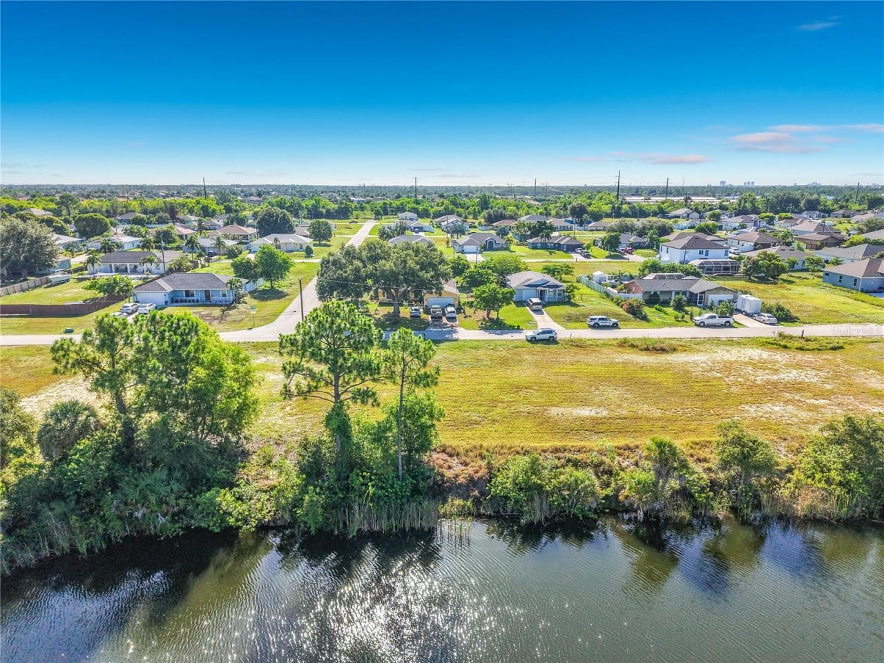 2830 NE 6th Avenue, Cape Coral, FL 33909 Photo