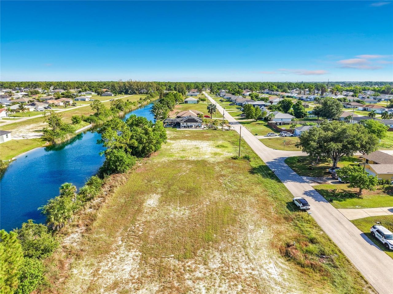 2830 NE 6th Avenue, Cape Coral, FL 33909 Photo