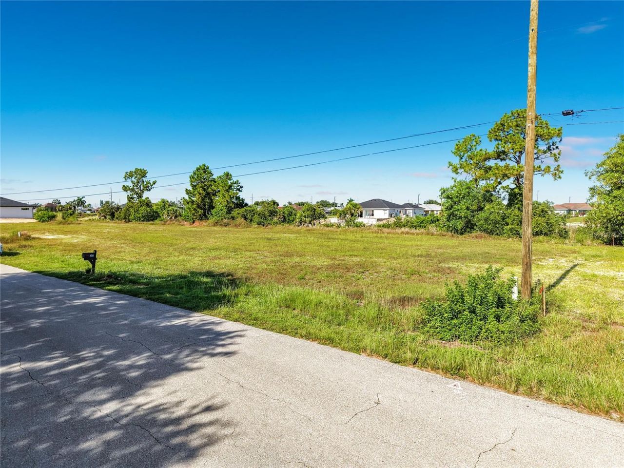 2830 NE 6th Avenue, Cape Coral, FL 33909 Photo