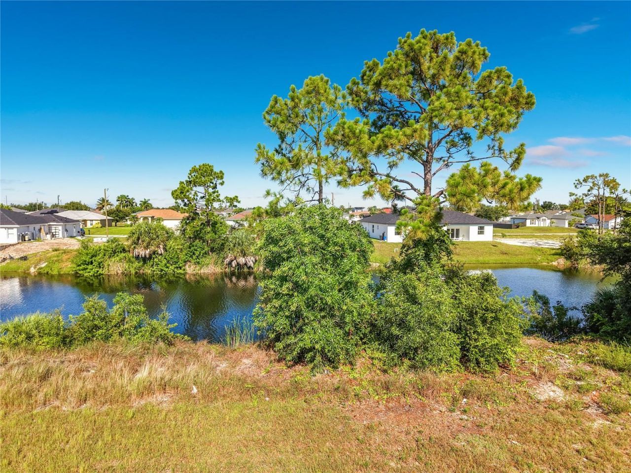 2830 NE 6th Avenue, Cape Coral, FL 33909 Photo