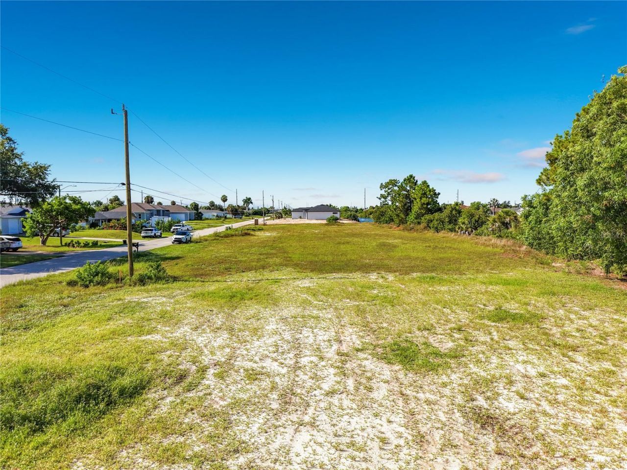 2830 NE 6th Avenue, Cape Coral, FL 33909 Photo