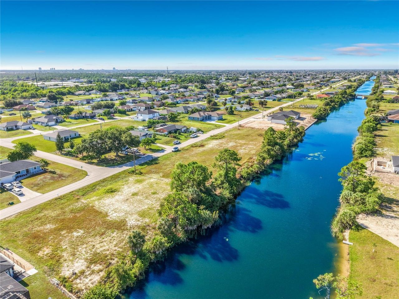 2830 NE 6th Avenue, Cape Coral, FL 33909 Photo