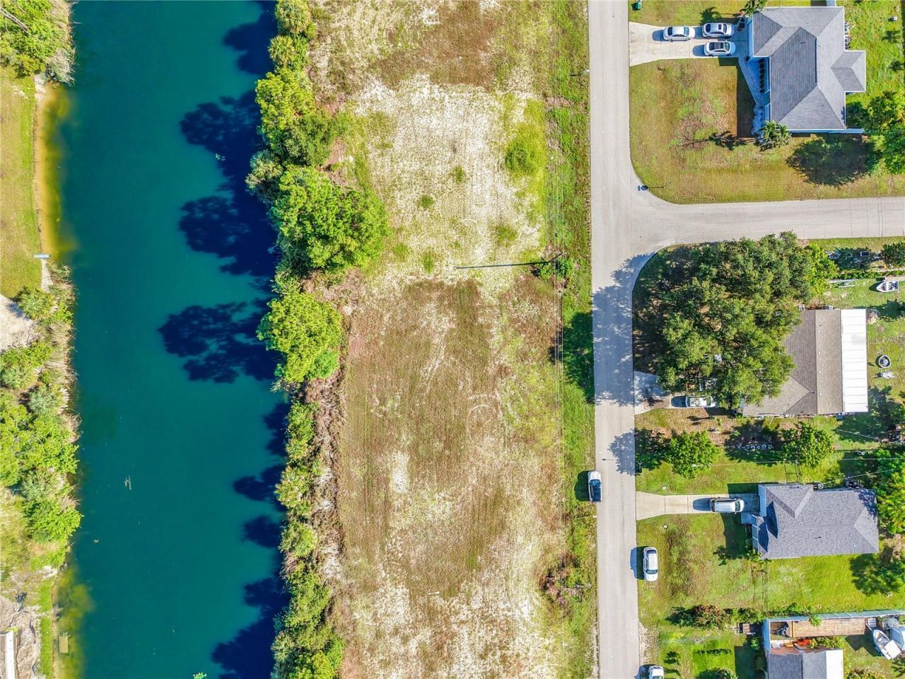 2830 NE 6th Avenue, Cape Coral, FL 33909 Photo