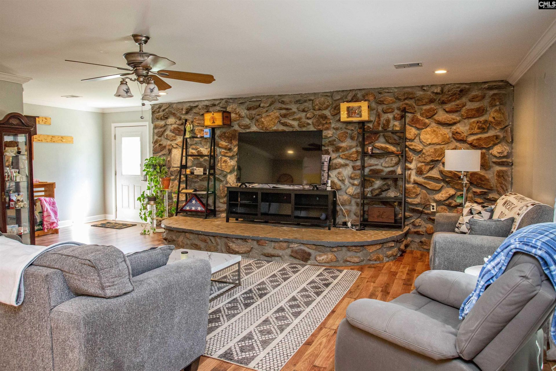 4576 Kincaid Bridge Road  Photo 8