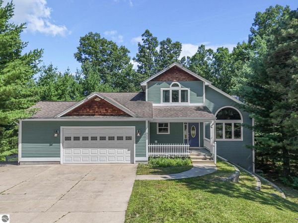 3490 Village Circle Drive, Traverse City, MI 49686