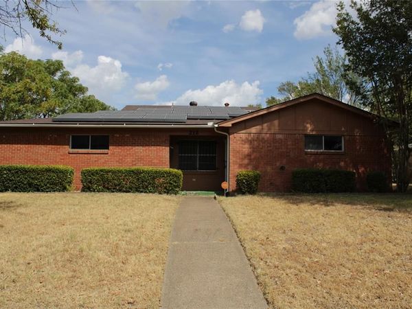 212 N Longacre Lane, Dallas, TX 75217