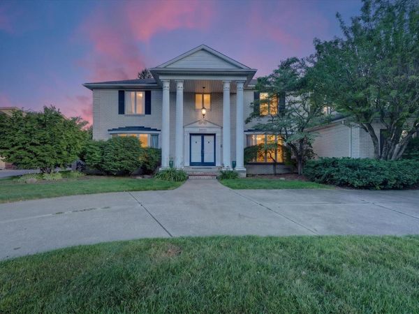38921 Santa Barbara Street, Clinton Twp, MI 48036