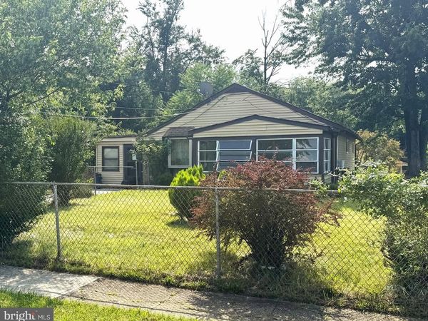 11 DORSET DRIVE, EWING TWP, NJ 08618