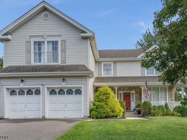 13 Grant Way, Lopatcong, NJ 08865