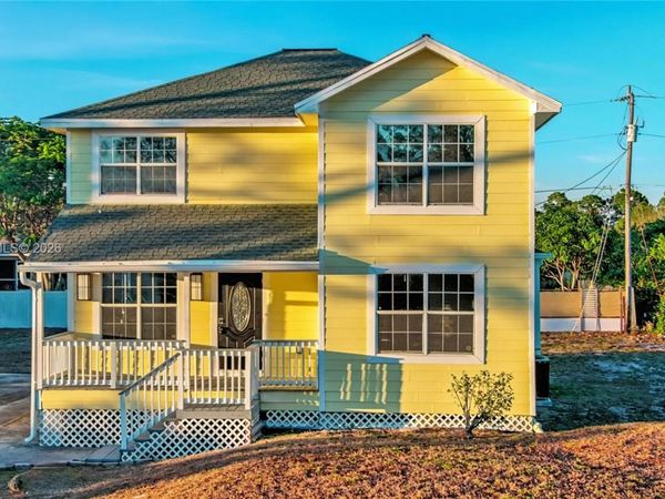 3906 28TH ST SW , Lehigh Acres, FL 33976