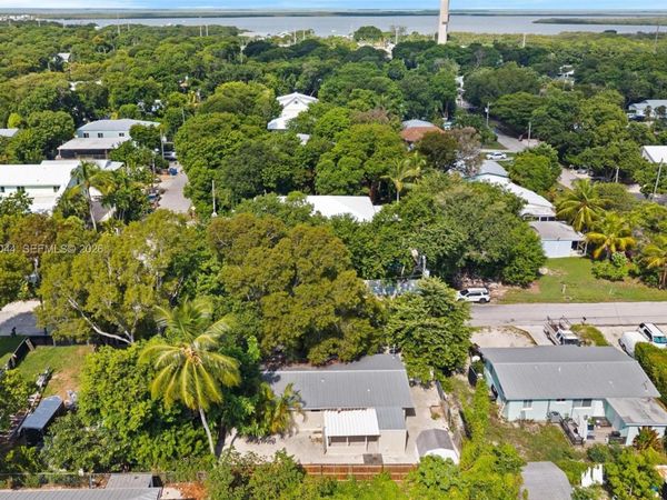 980 Oleander Rd, Key Largo, FL 33037