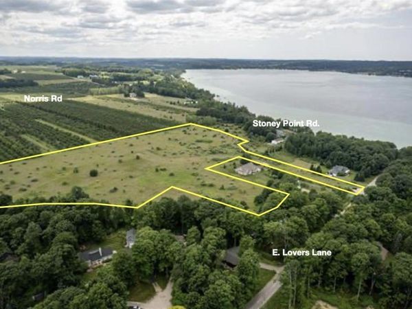 Lovers Lane E, Suttons Bay, MI 49682