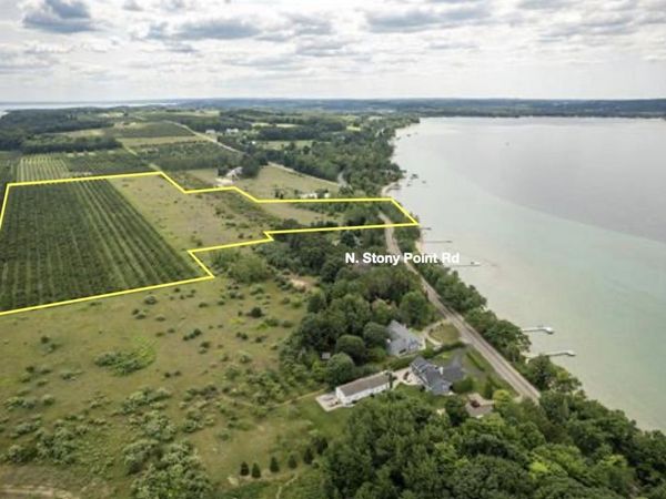 Stony Point Road N, Suttons Bay, MI 49682