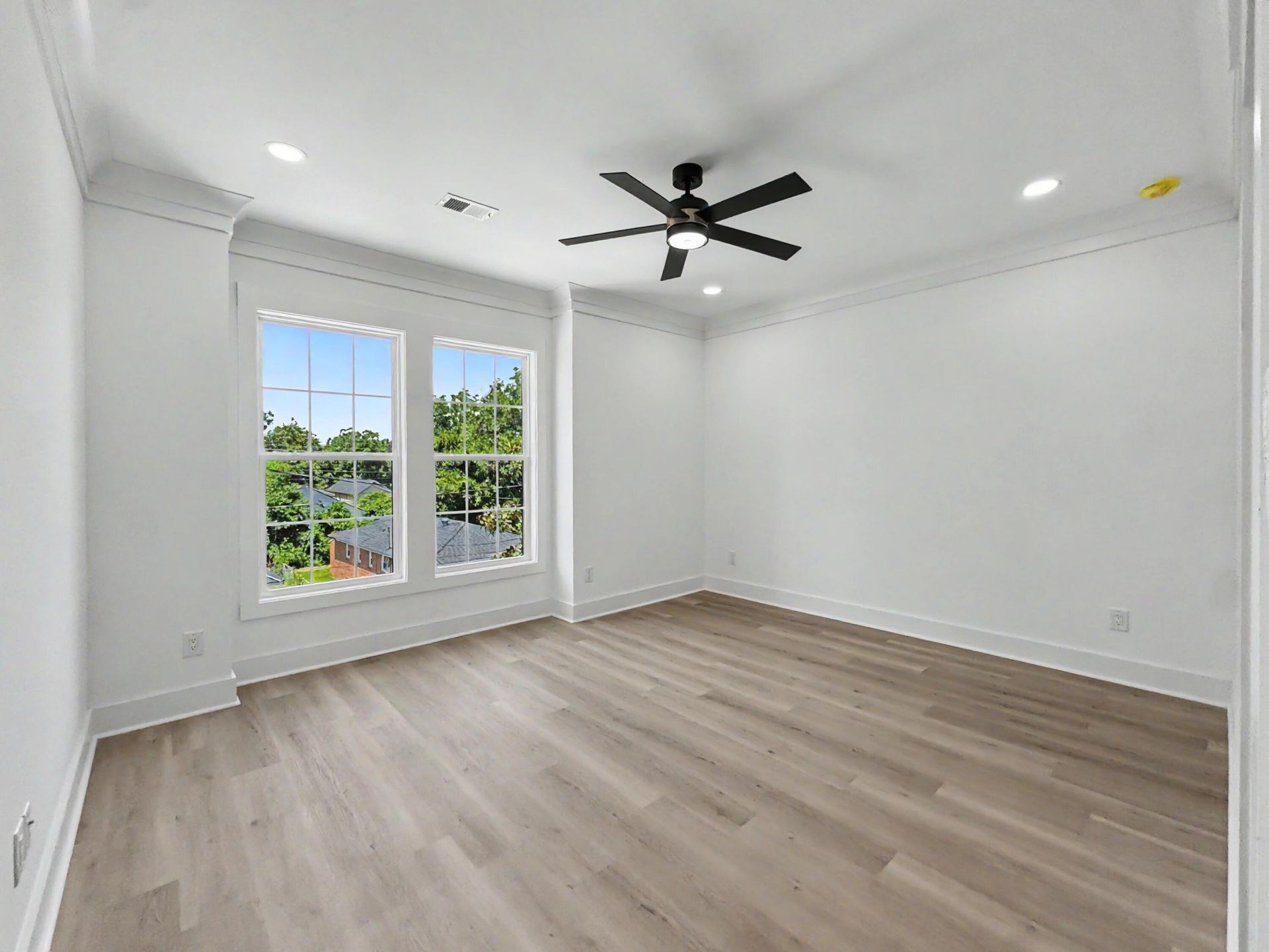 2231 Clinton Street Photo 21