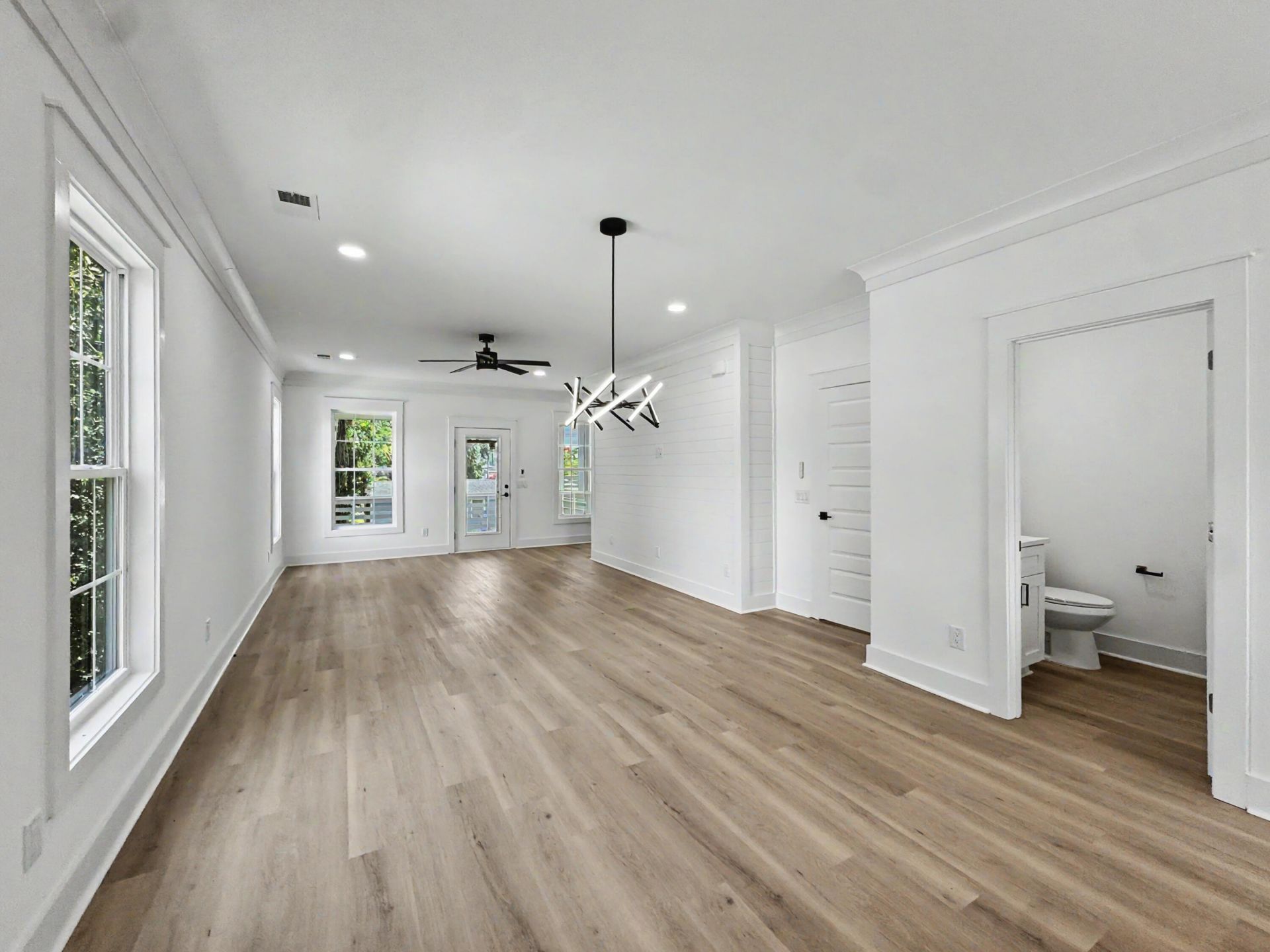 2231 Clinton Street Photo 7
