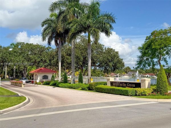 9011 NW 193rd Ter , Hialeah, FL 33018