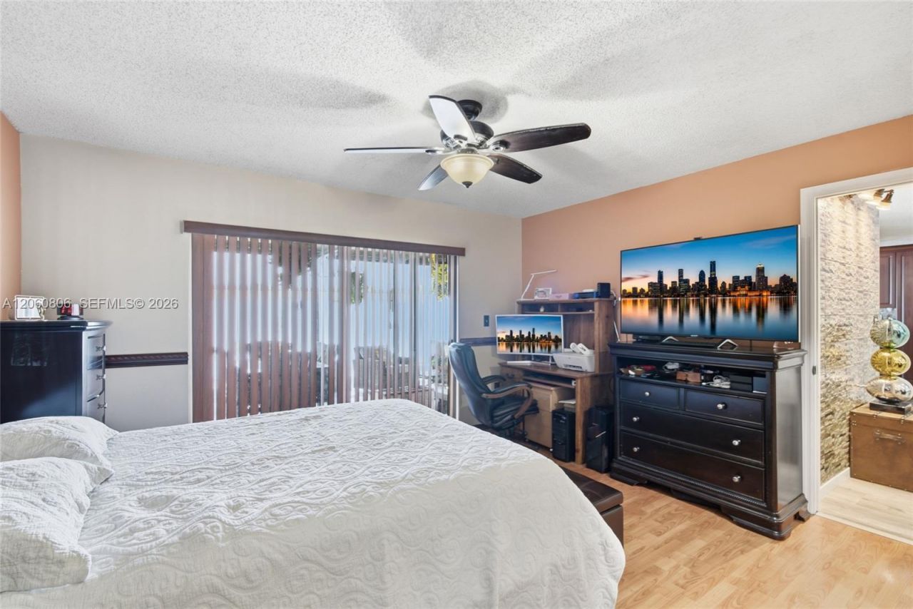 9011 NW 193rd Ter, Hialeah, FL 33018 Photo