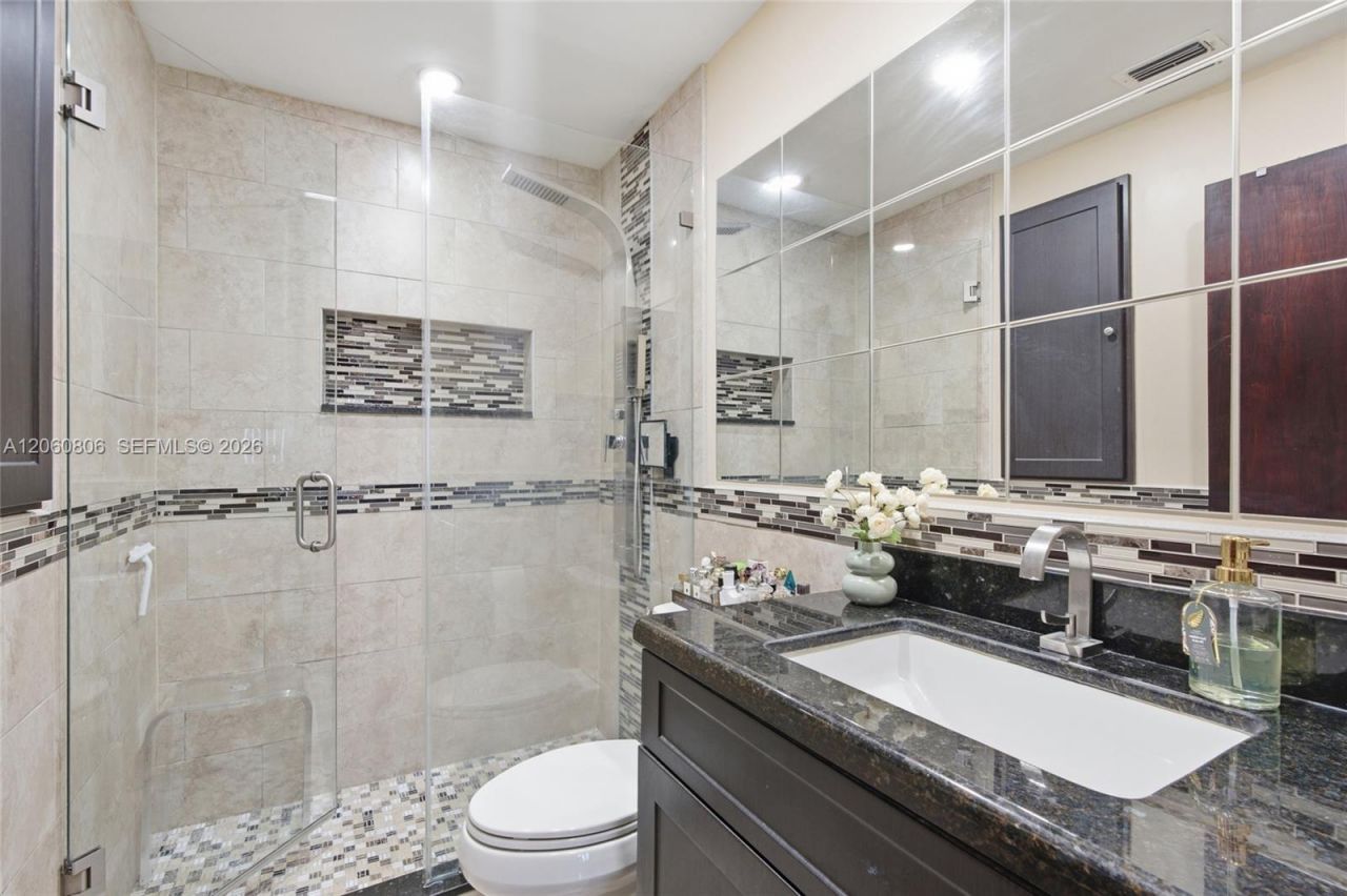 9011 NW 193rd Ter, Hialeah, FL 33018 Photo