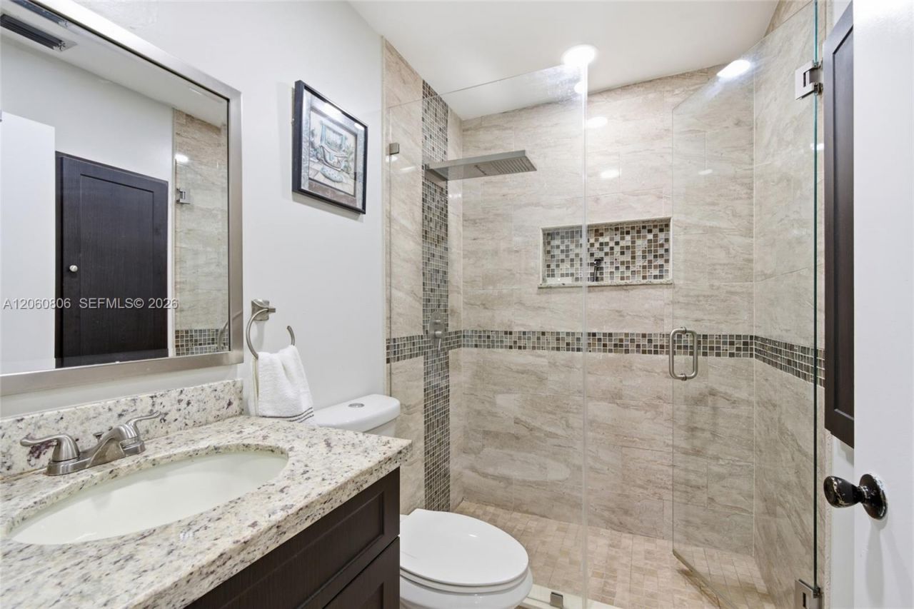 9011 NW 193rd Ter, Hialeah, FL 33018 Photo