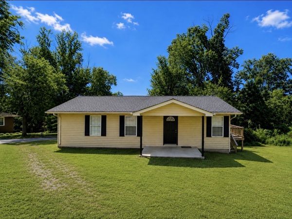 91 Oak Hts , Erin, TN 37061