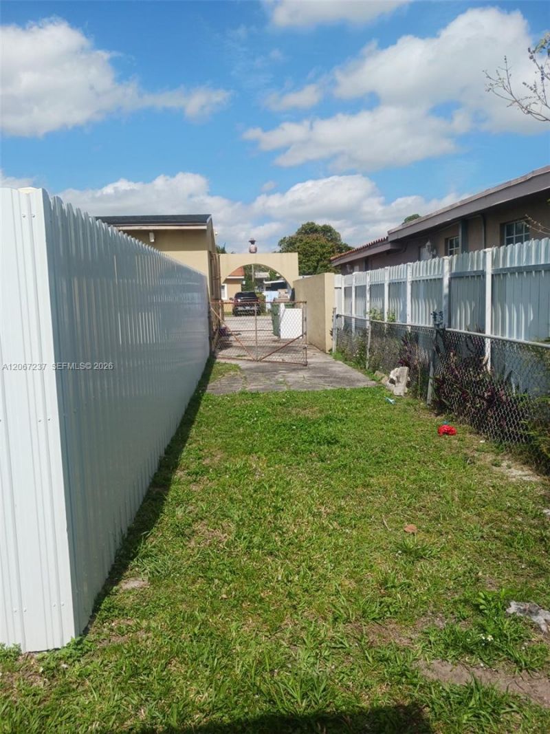 170 E 46th St, Unit 2, Hialeah, FL 33013 Photo
