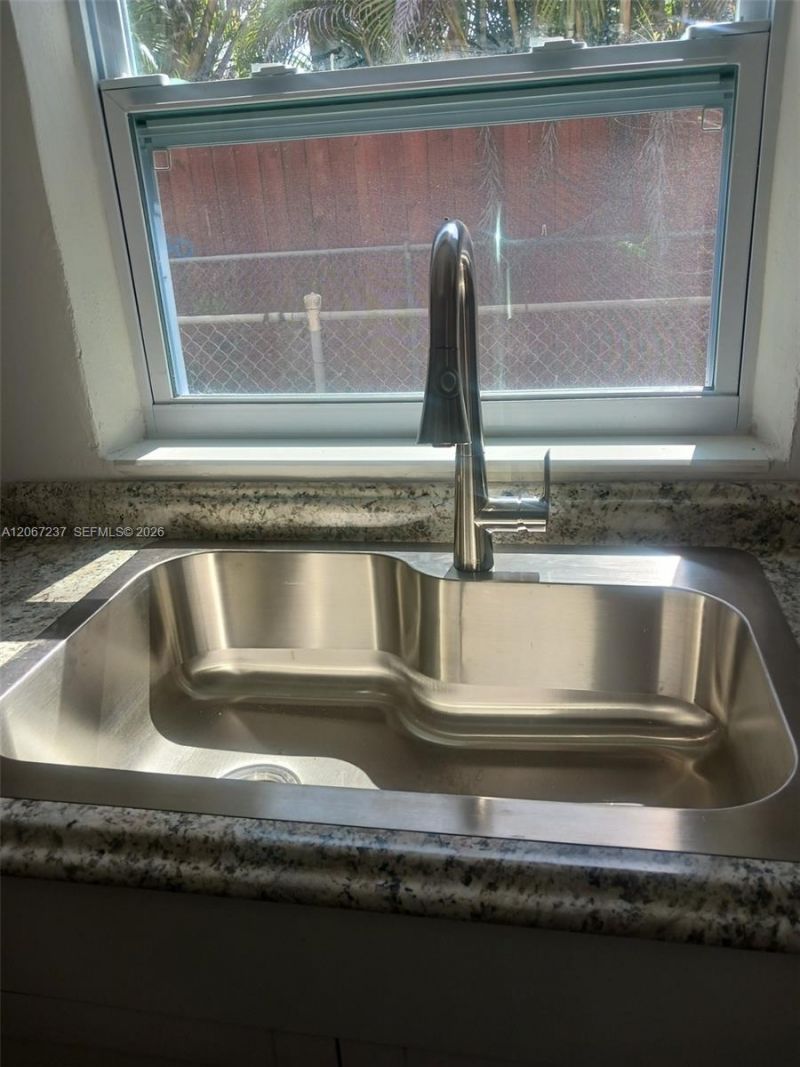 170 E 46th St, Unit 2, Hialeah, FL 33013 Photo
