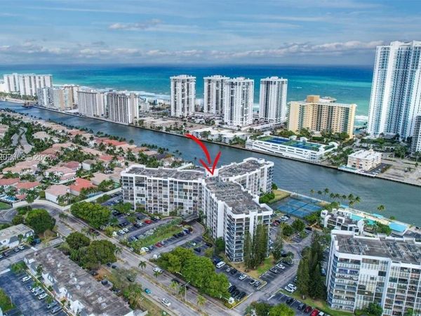 1000 Parkview Dr, Unit 825, Hallandale Beach, FL 33009