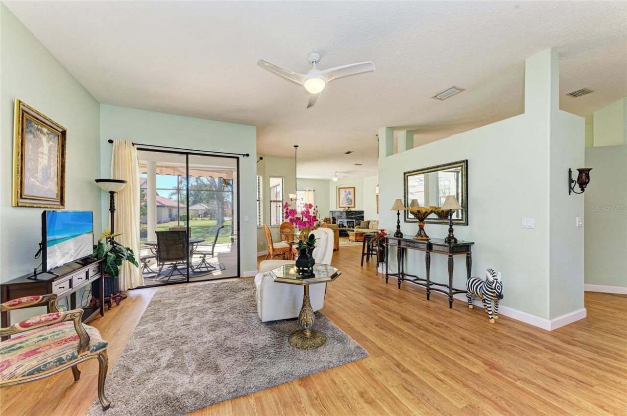 7102 42nd Court E, Sarasota, FL 34243 Photo