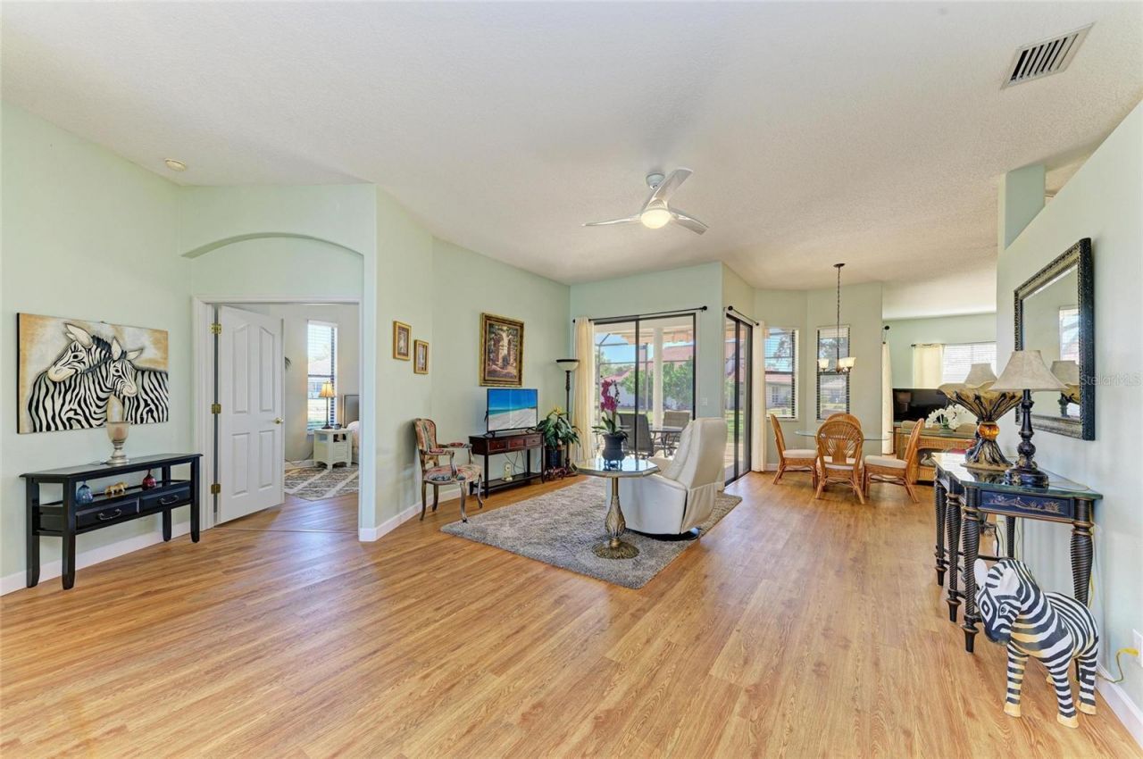 7102 42nd Court E, Sarasota, FL 34243 Photo