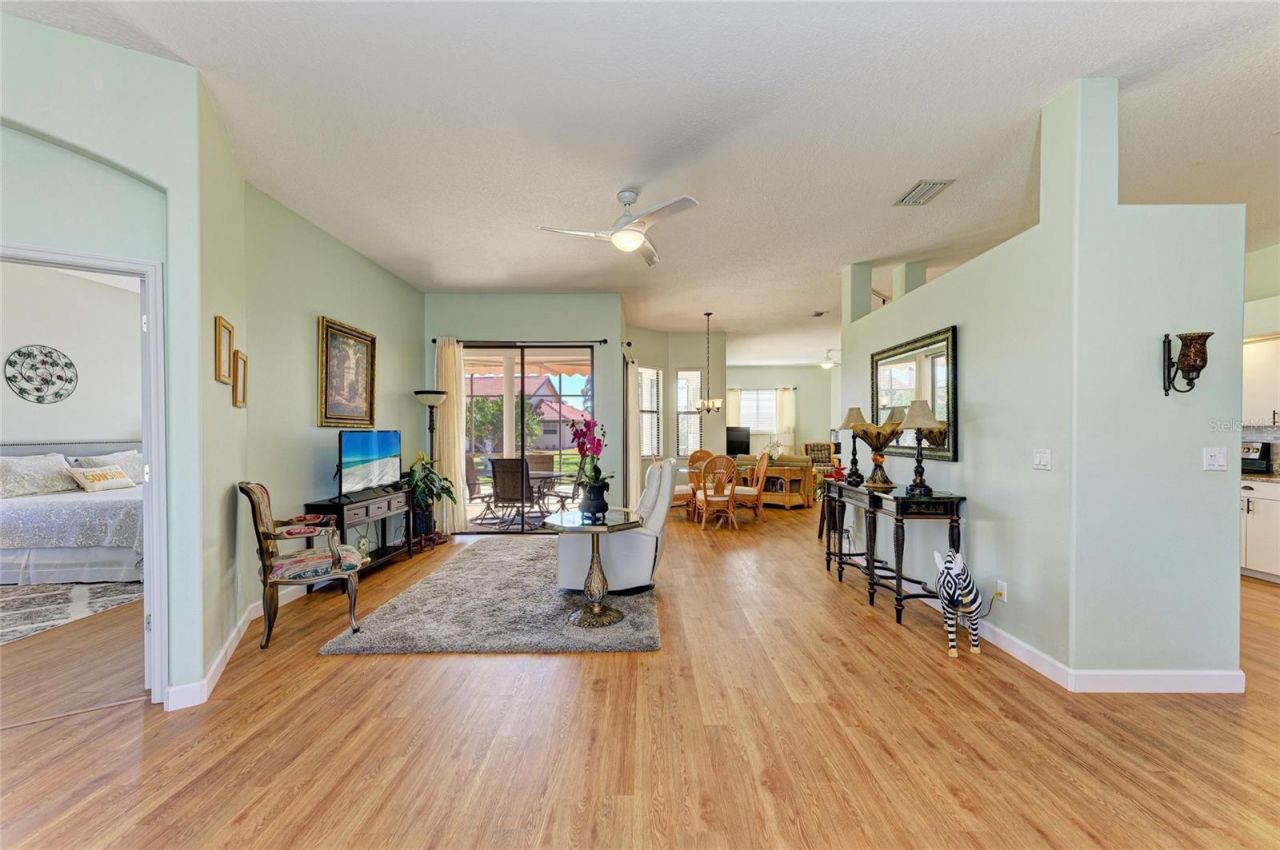 7102 42nd Court E, Sarasota, FL 34243 Photo