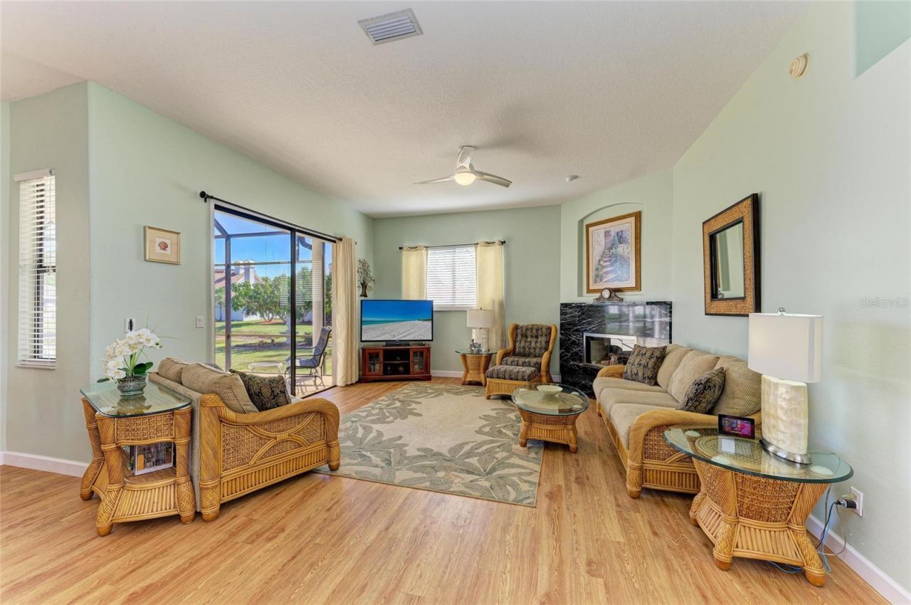 7102 42nd Court E, Sarasota, FL 34243 Photo