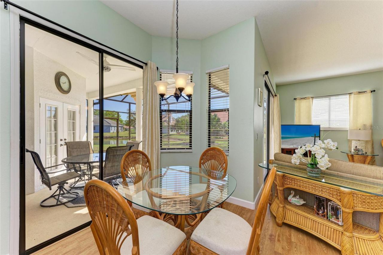 7102 42nd Court E, Sarasota, FL 34243 Photo