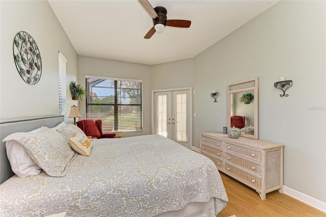 7102 42nd Court E, Sarasota, FL 34243 Photo