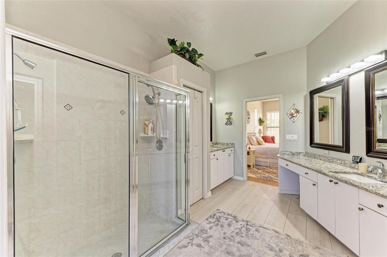 7102 42nd Court E, Sarasota, FL 34243 Photo