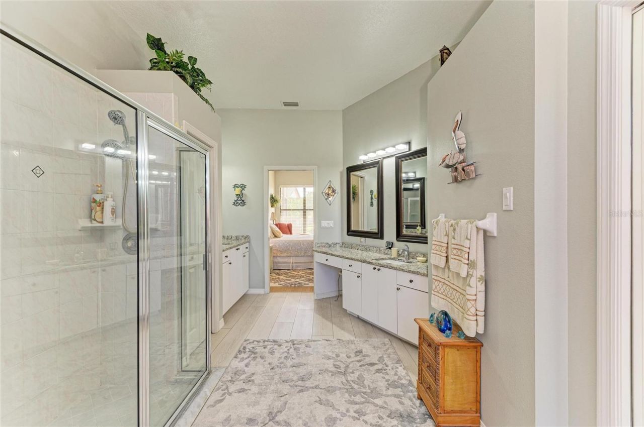 7102 42nd Court E, Sarasota, FL 34243 Photo