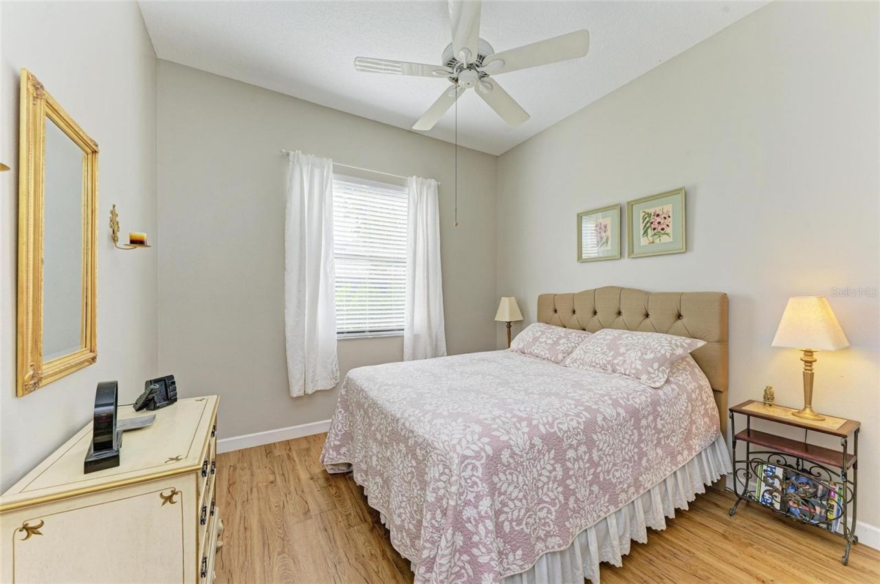 7102 42nd Court E, Sarasota, FL 34243 Photo