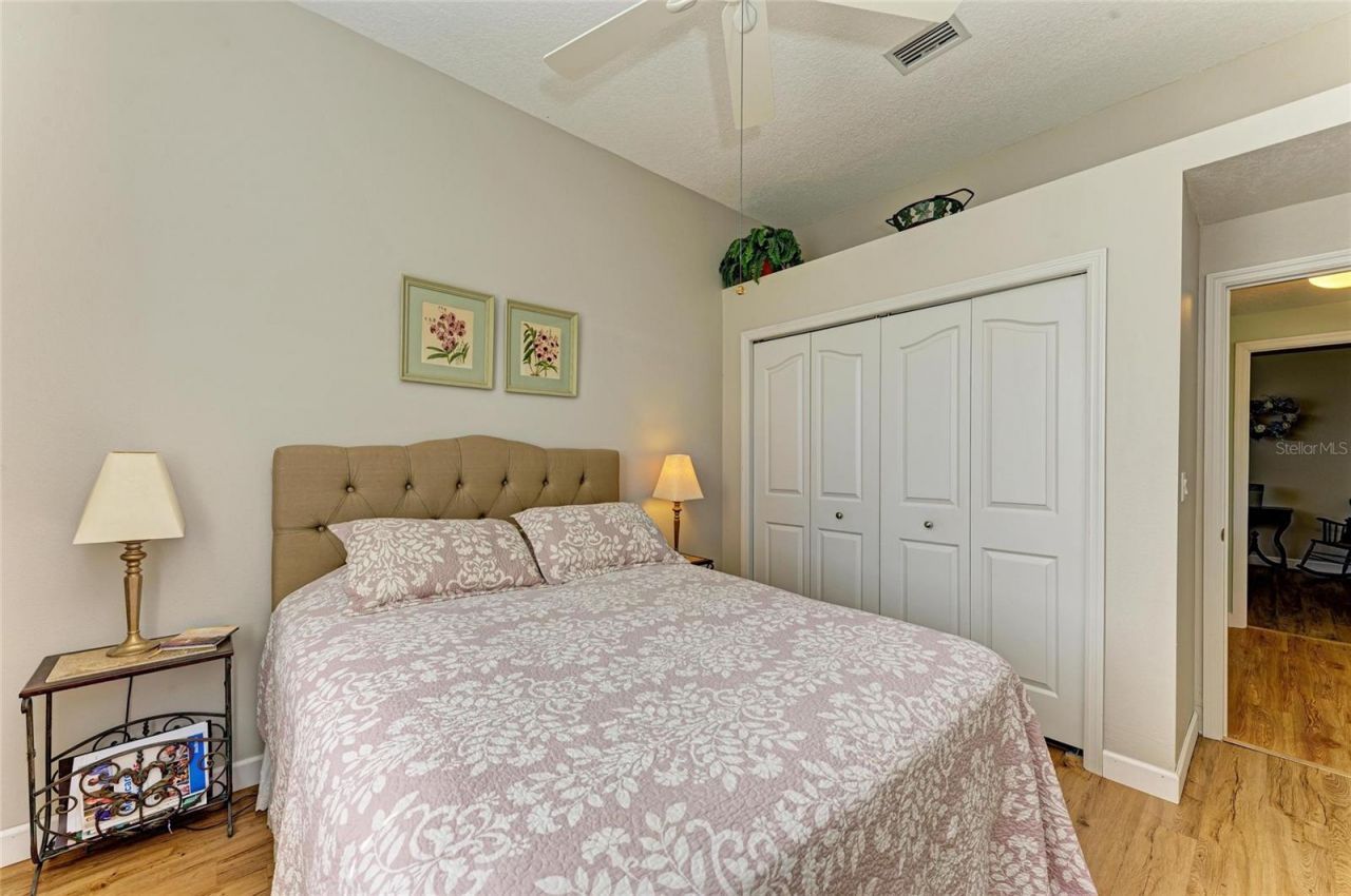 7102 42nd Court E, Sarasota, FL 34243 Photo