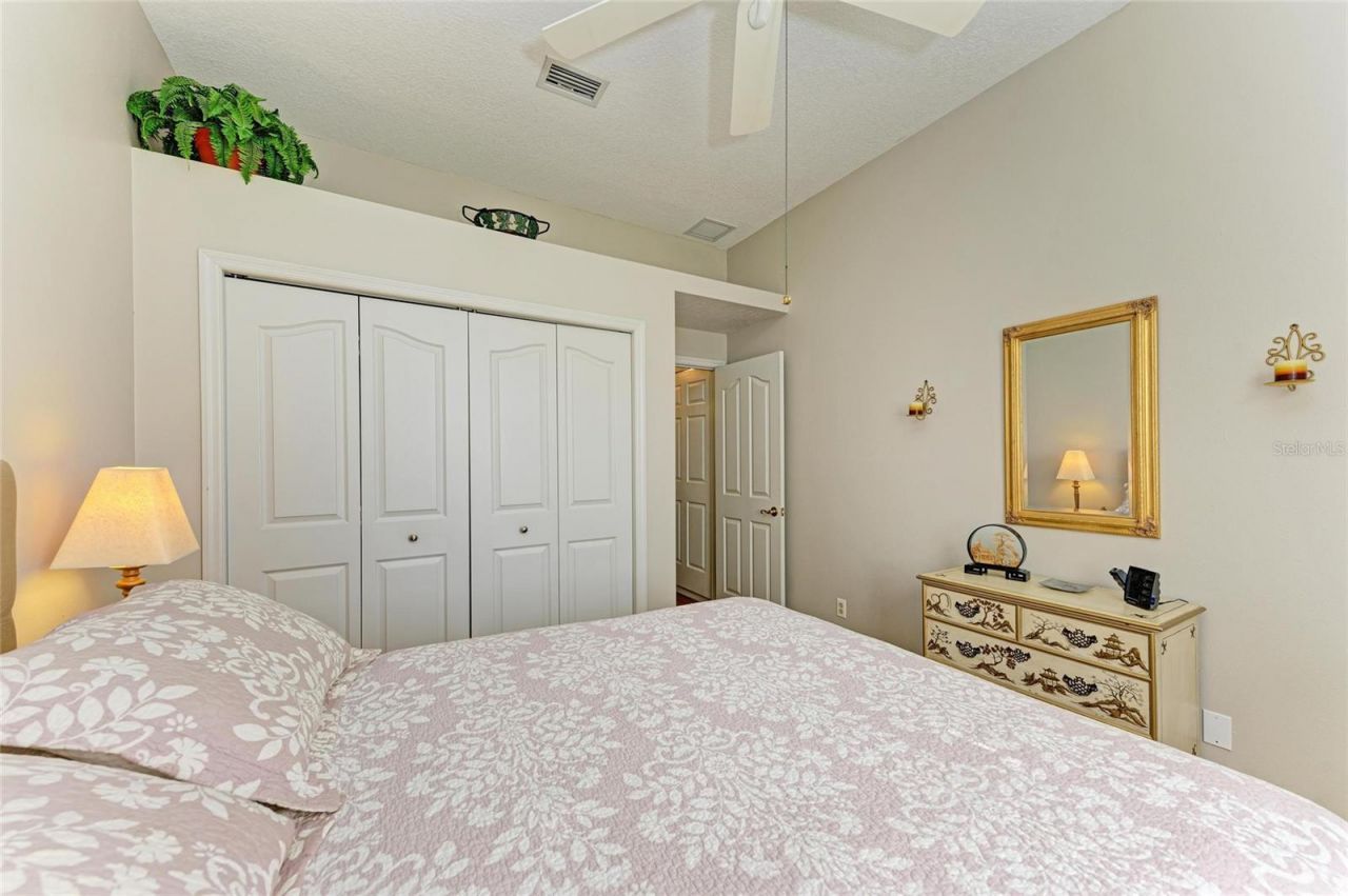 7102 42nd Court E, Sarasota, FL 34243 Photo