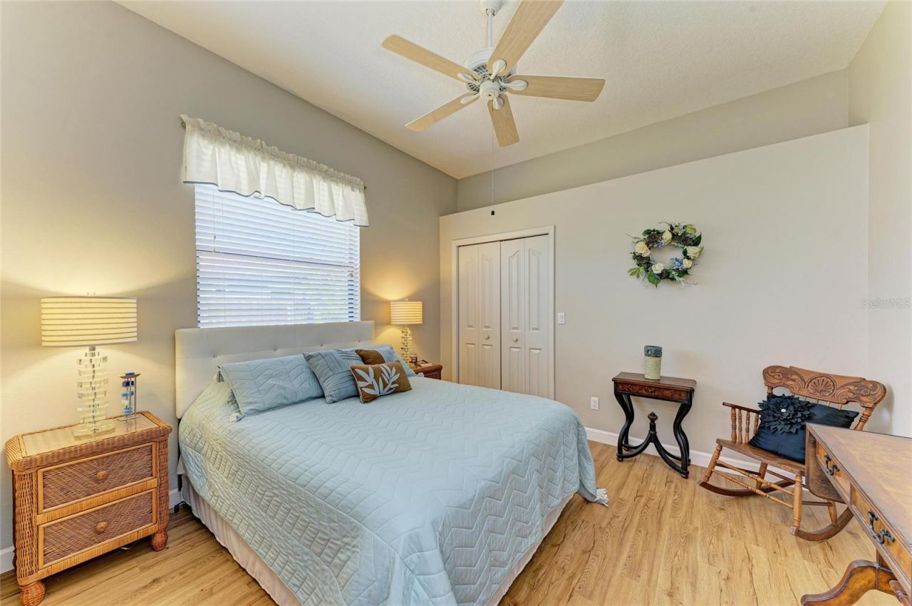 7102 42nd Court E, Sarasota, FL 34243 Photo