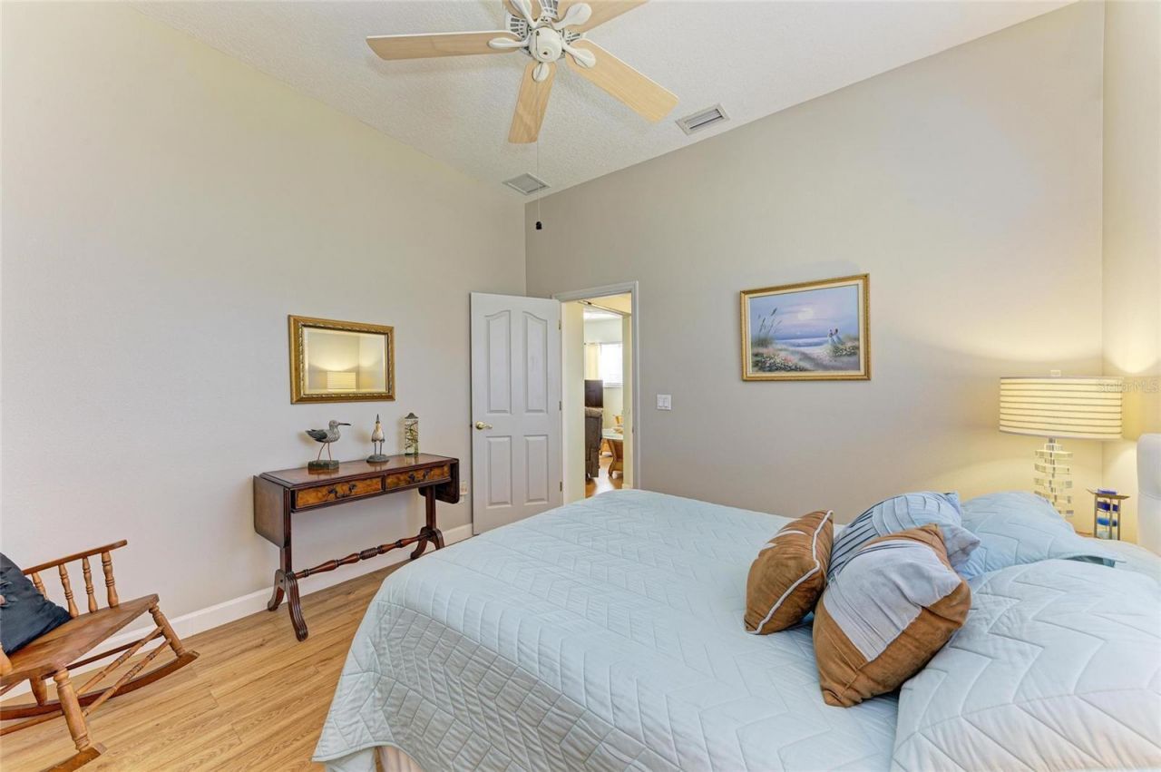 7102 42nd Court E, Sarasota, FL 34243 Photo
