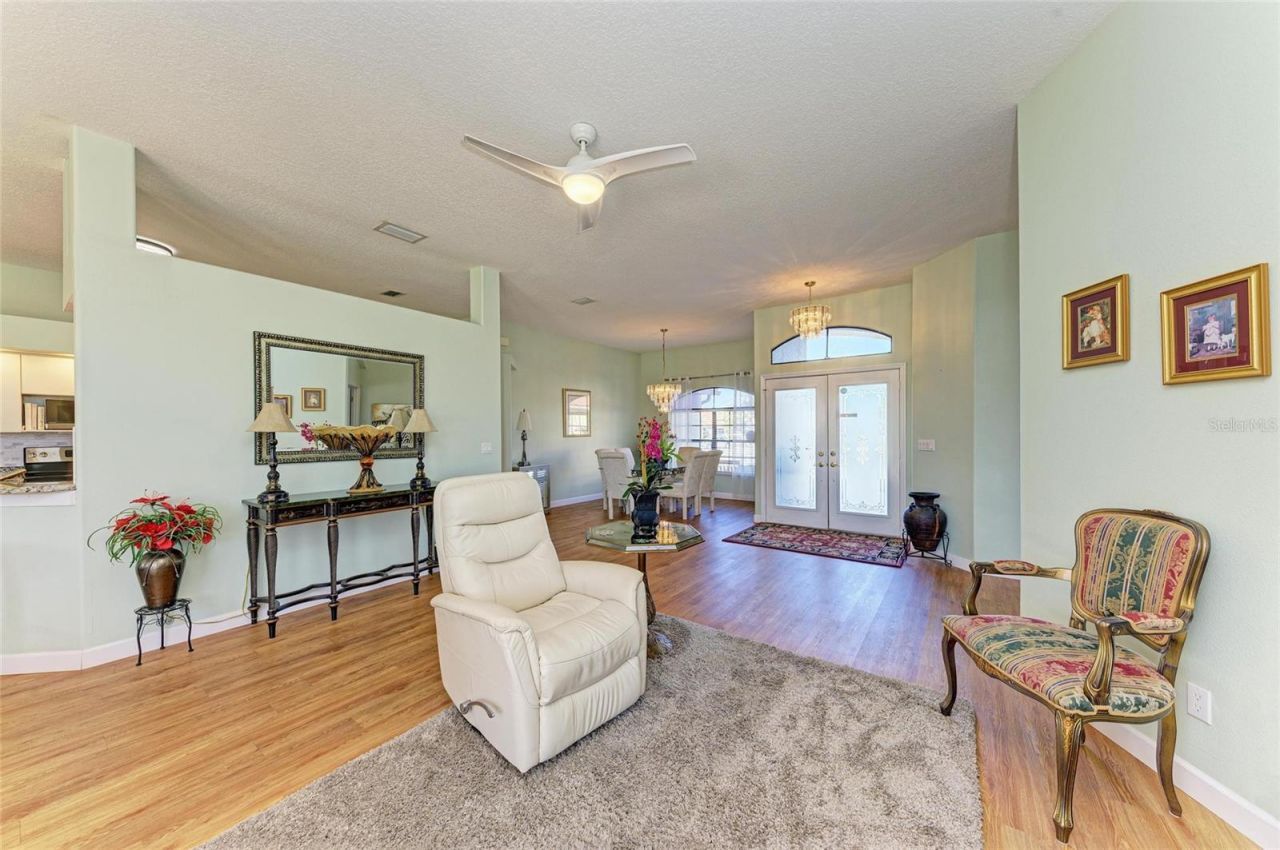 7102 42nd Court E, Sarasota, FL 34243 Photo
