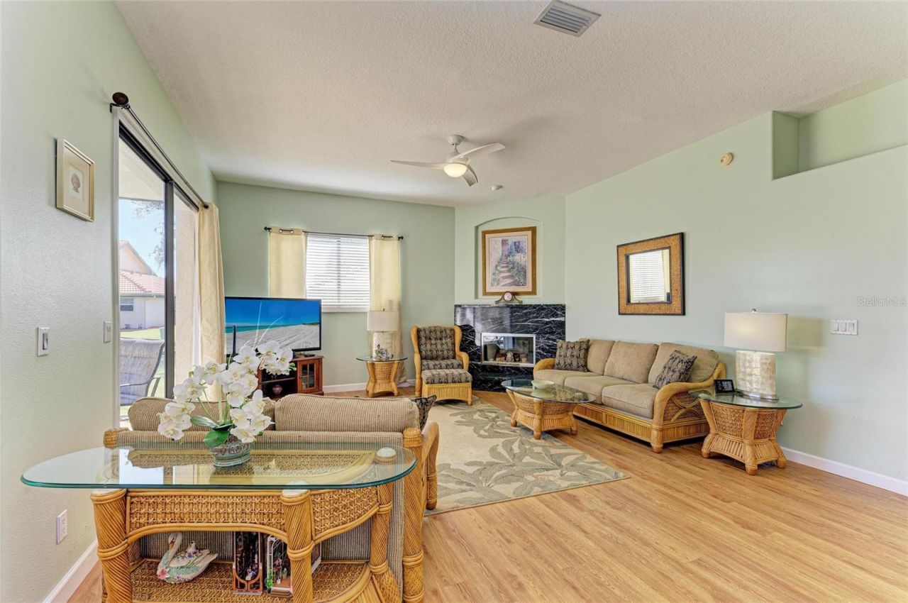 7102 42nd Court E, Sarasota, FL 34243 Photo